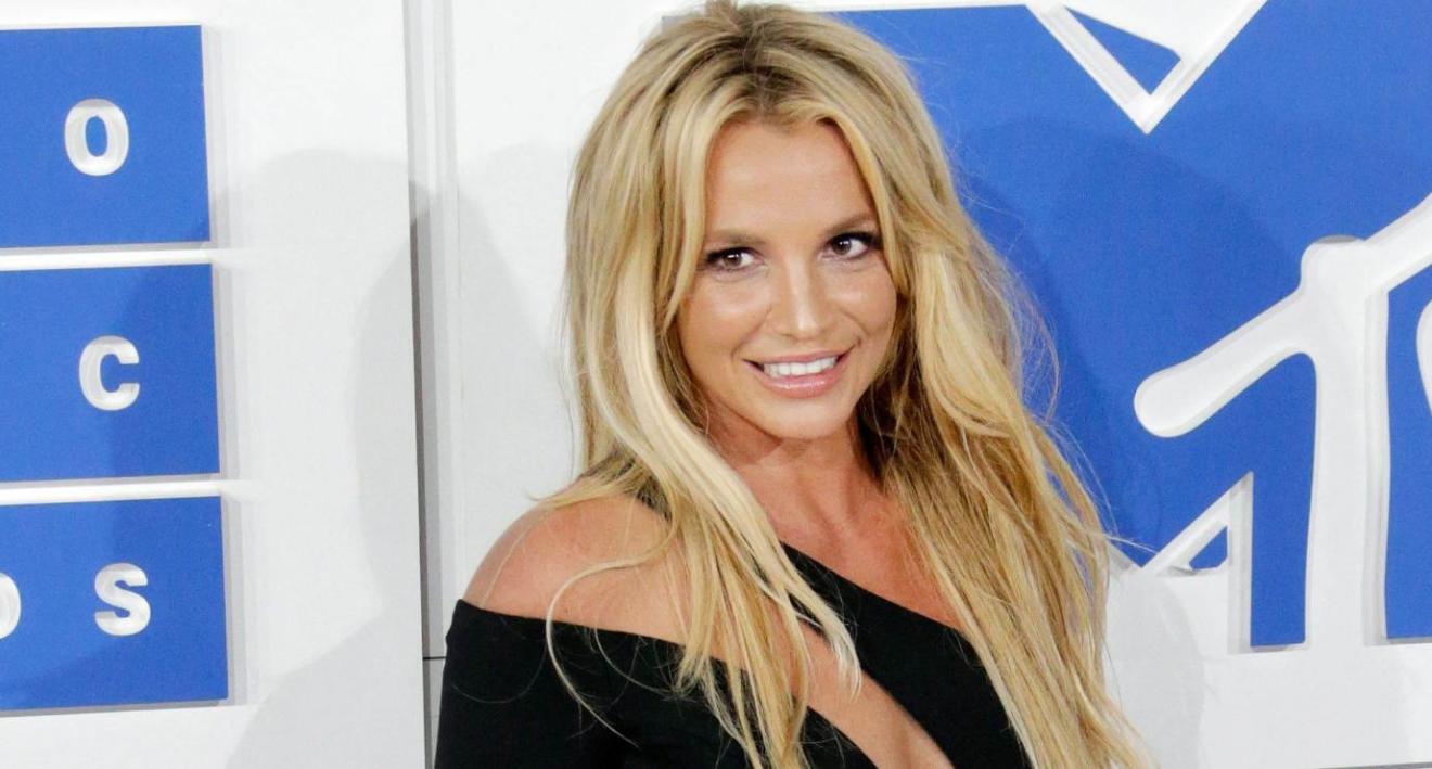 Britney Spears bebe su primera copa de vino tras estar con tutela durante 13 años