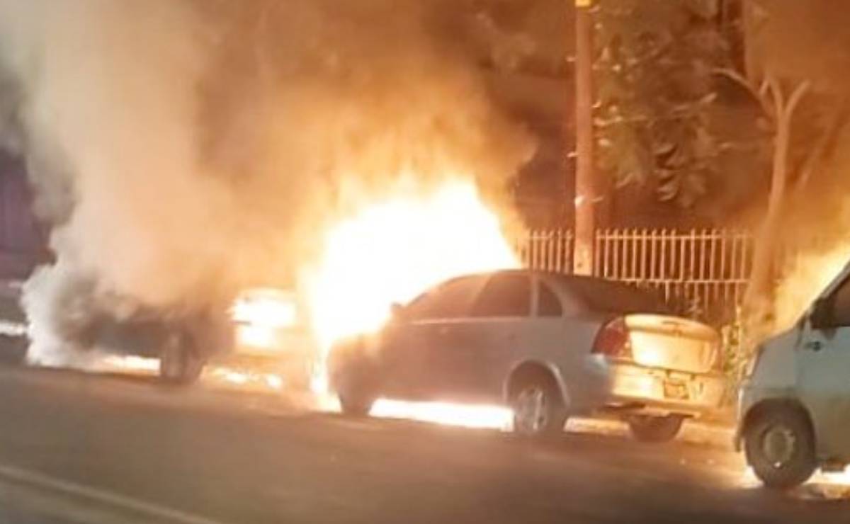 Videos. Jornada de violencia ahora en Colima: Queman autos tras captura del capo “La Vaca” 