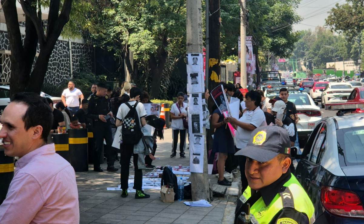 Activistas protestan por maltrato animal en embajada china; aseguran que influencers torturan y comen carne de gato