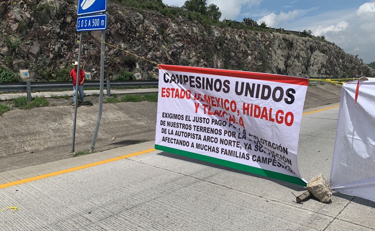 Ejidatarios bloquean Arco Norte por incumplimiento de indemnización; afecta tránsito hacia Querétaro