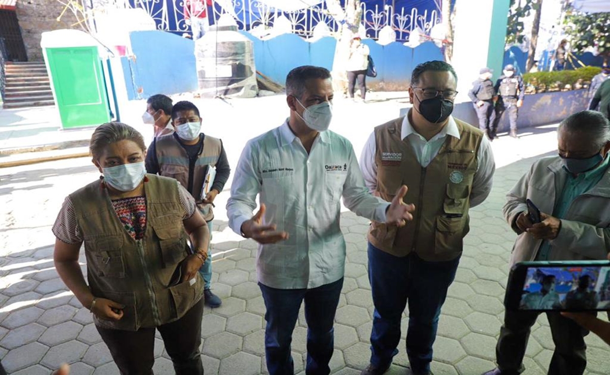 Tras caos y largas filas, supervisan proceso de vacunación en Oaxaca 