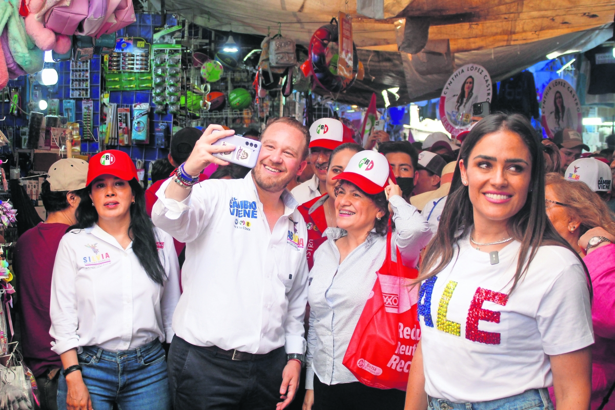 En Tepito, les pide voto de confianza