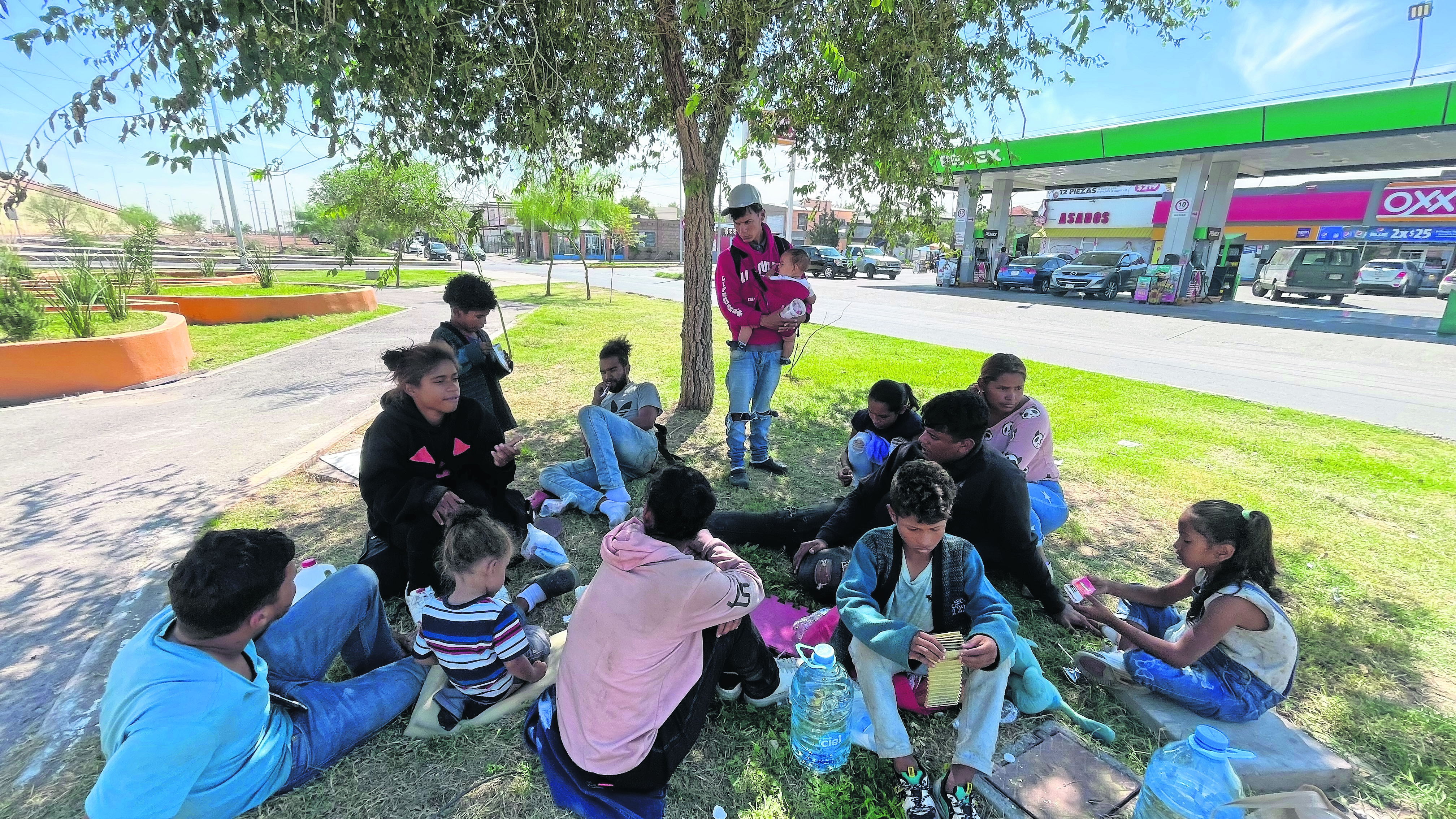 Venezolanos, a la espera de un milagro para cruzar a EU