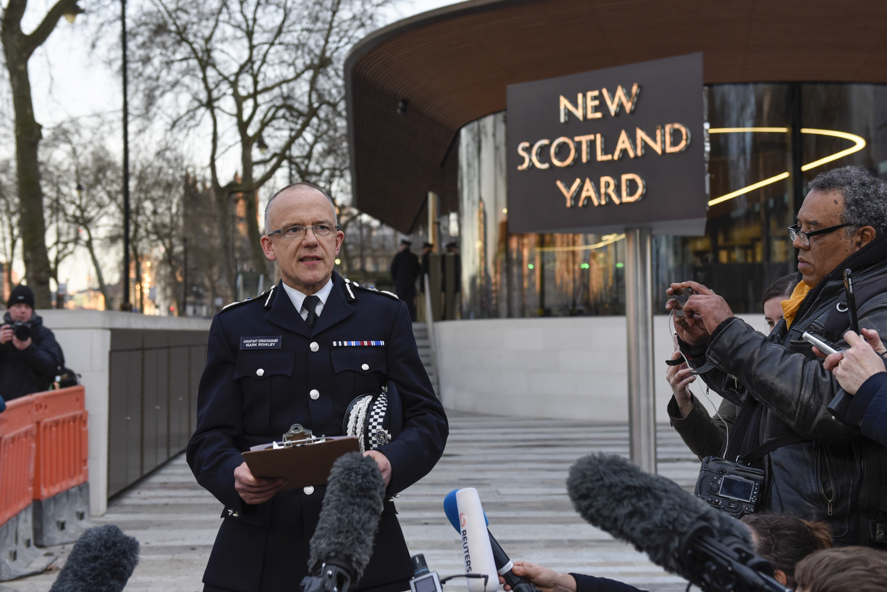 Policía: Suman 5 muertos y 40 heridos por atentado en Londres