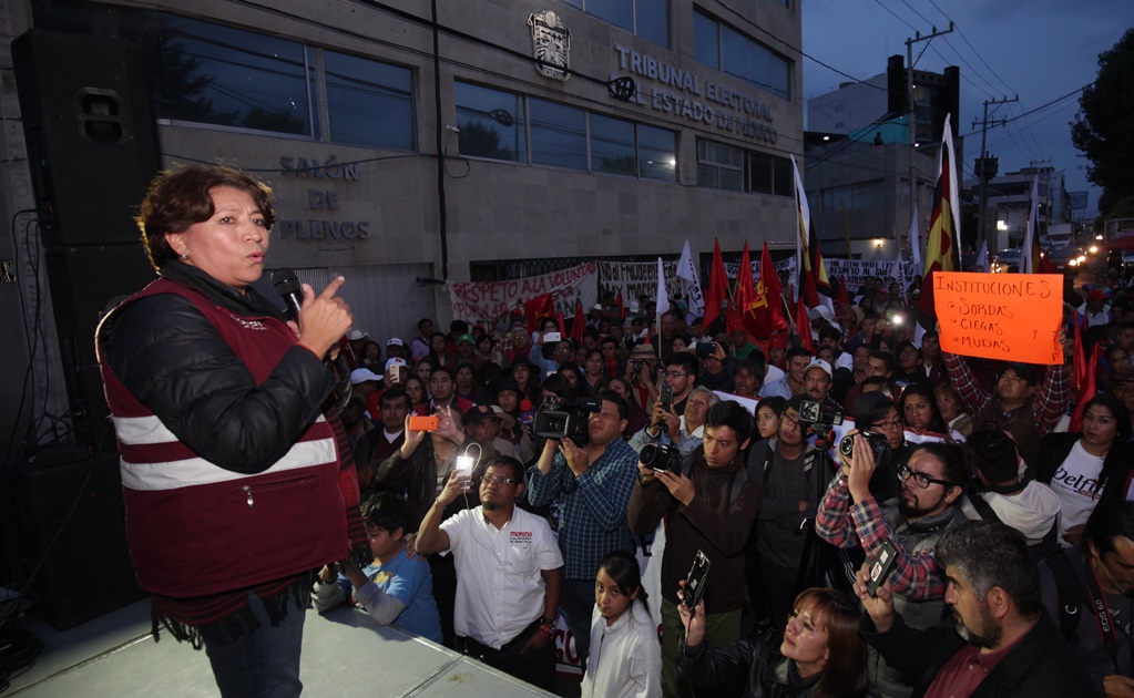 Marcha de Delfina llega al Tribunal Electoral del Edomex