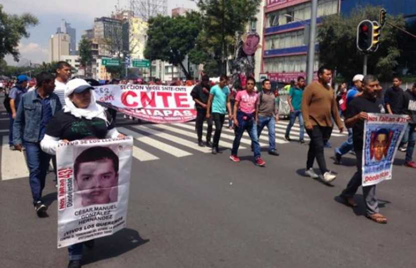 Marcha CNTE a San Lázaro; encabeza protestas por sexto informe