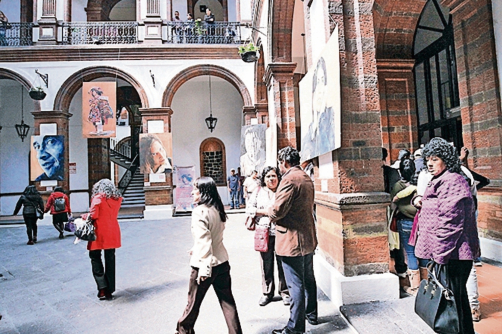 Clausuran ayuntamiento de Toluca por dos horas 