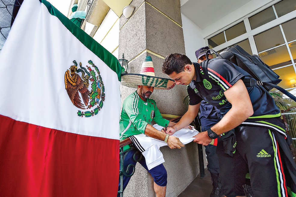 México no sufre acoso a su arribo