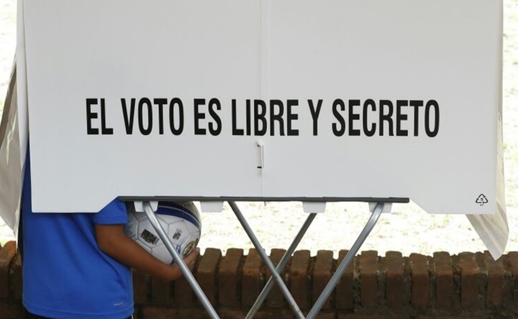 Al mes, registran 17 mil bajas en padrón electoral de Edomex