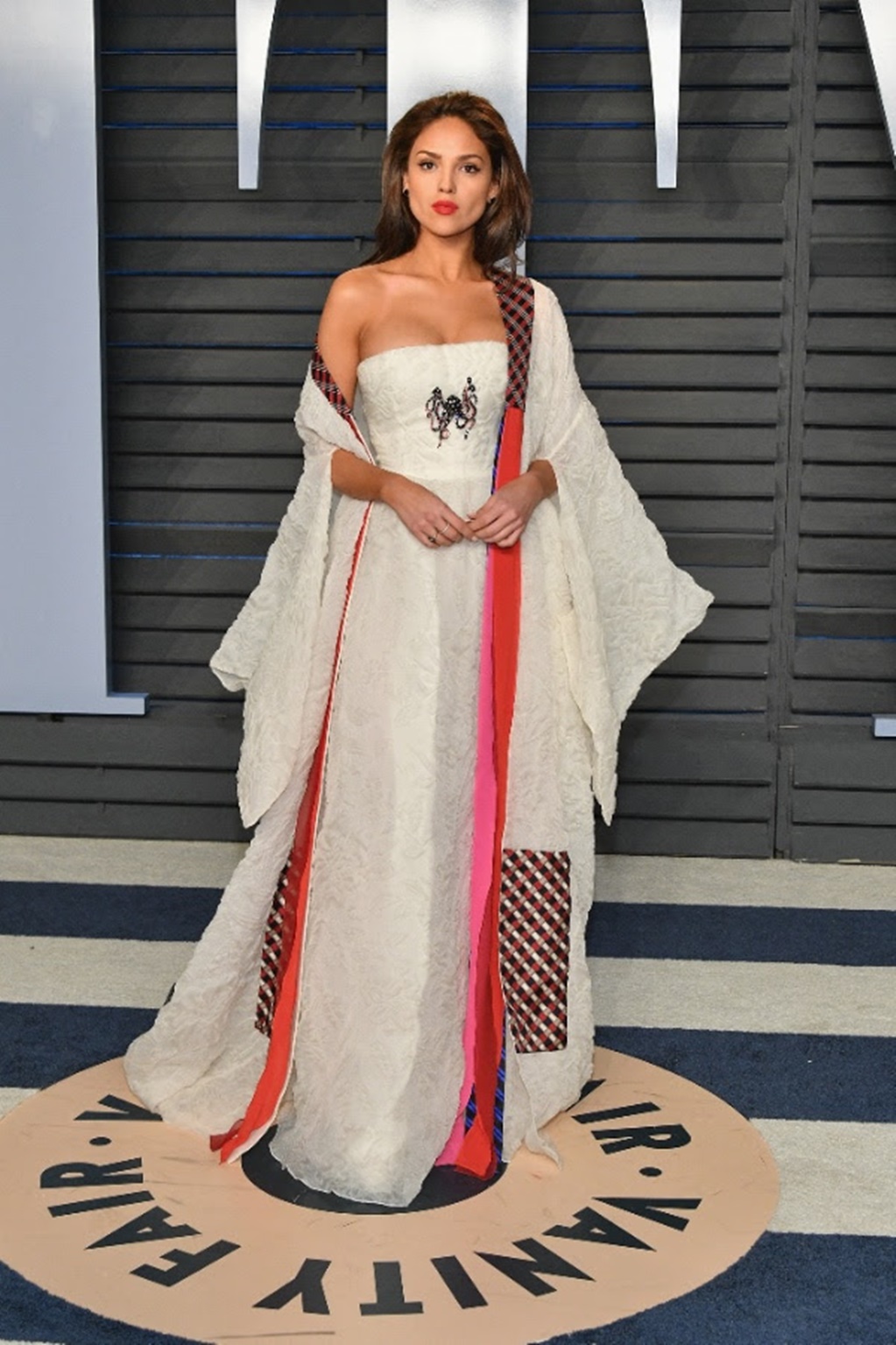 El vestido que debió usar Eiza González en los Oscar 2018