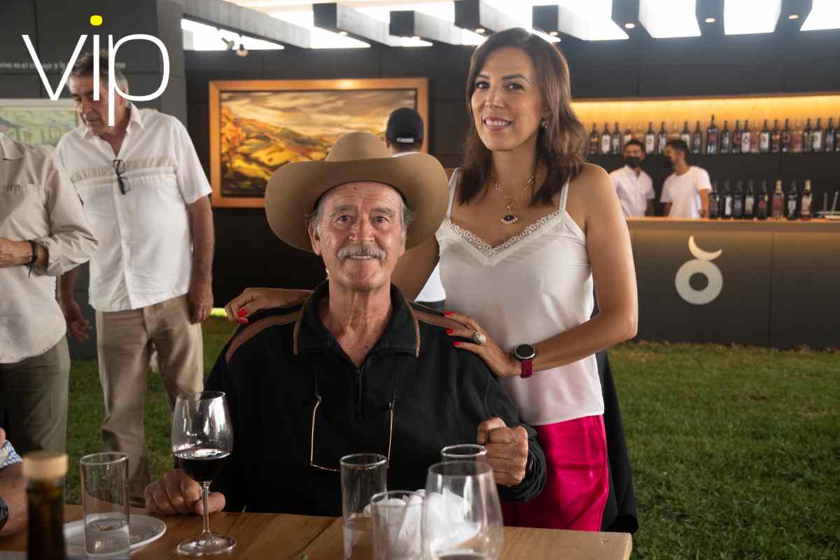 Vicente Fox roba cámara en la vendimia