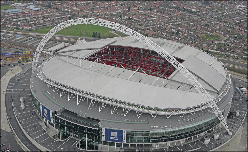Dueño de Jaguars busca comprar el estadio de Wembley