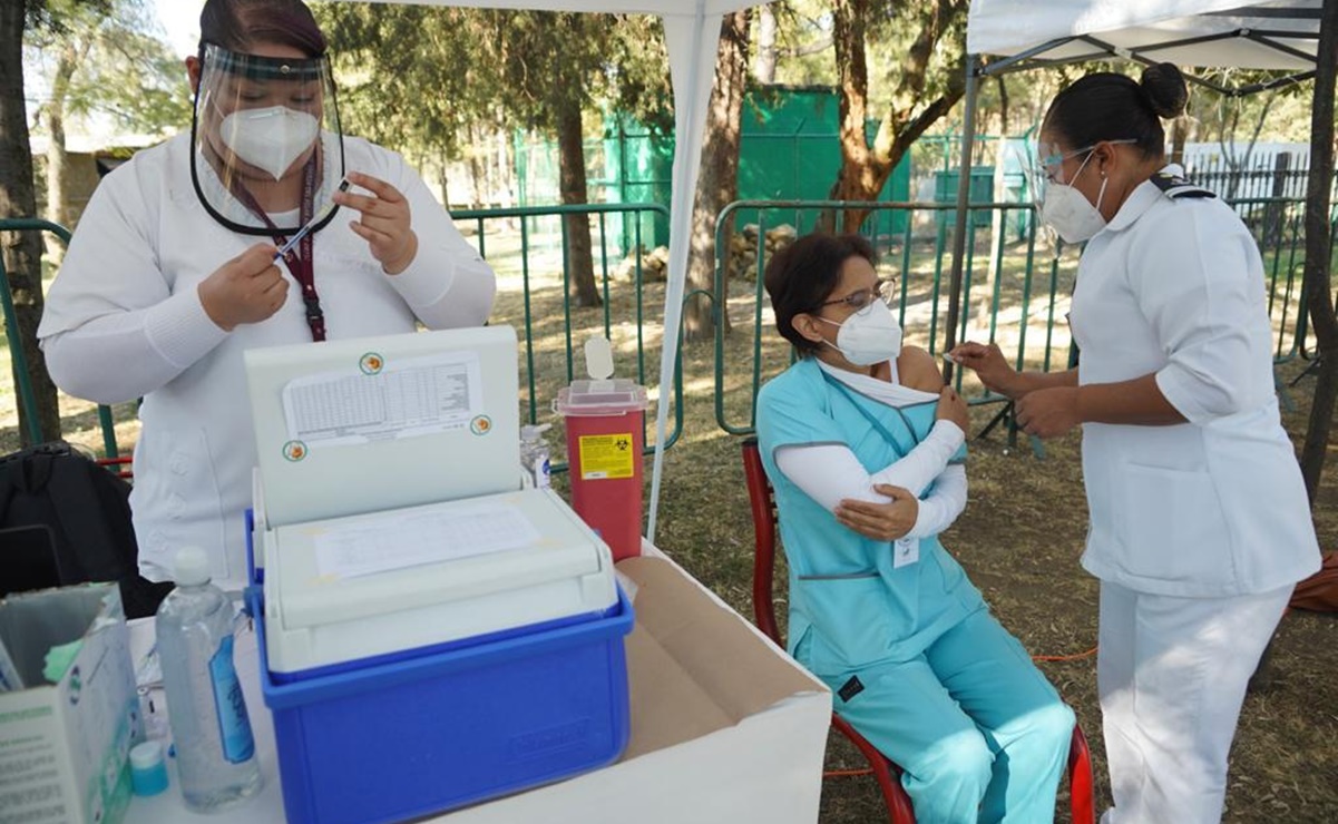 Personal de salud de Alta Especialidad recibe primera dosis de vacuna contra Covid-19