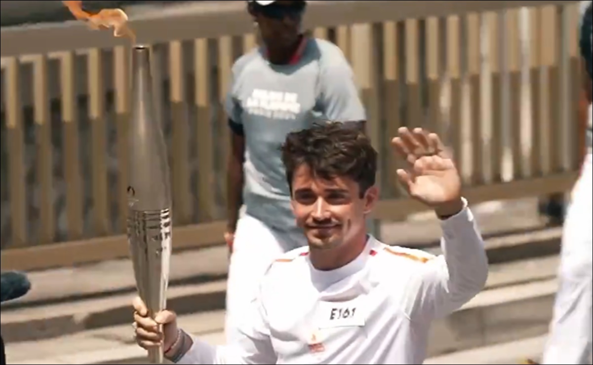 Charles Leclerc recorrió las calles de Mónaco con la antorcha olímpica
