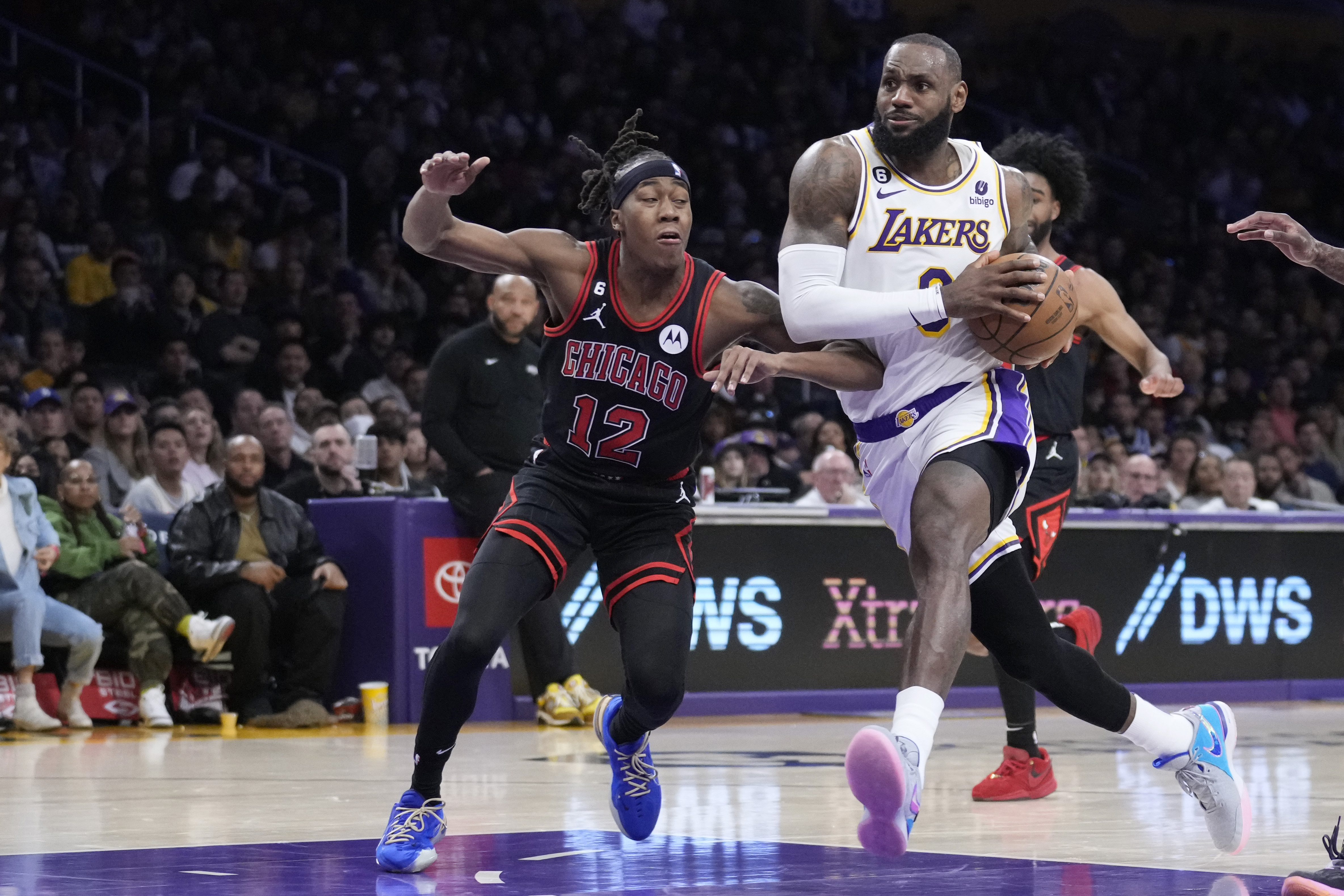 NBA: Los Lakers caen ante Chicago Bulls en el regreso de LeBron James