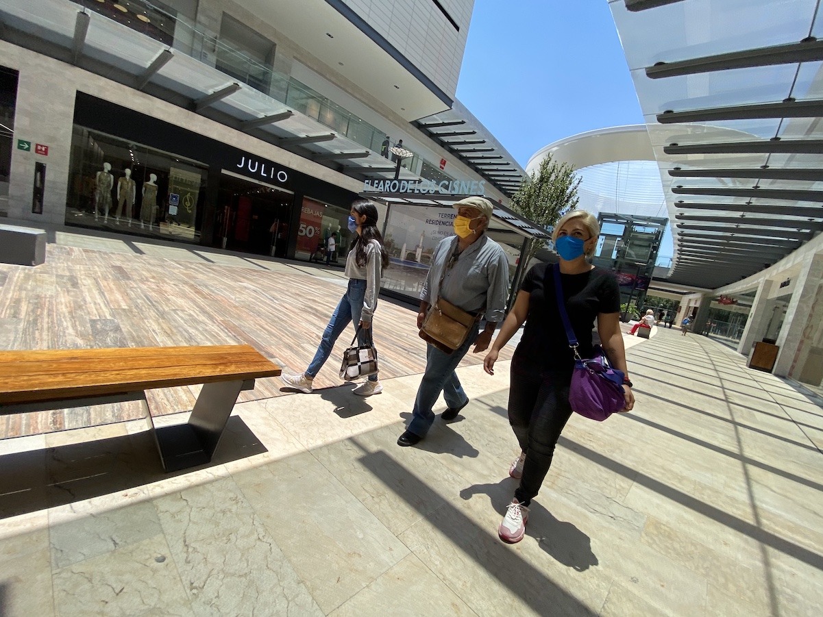 Plazas comerciales en Querétaro comienzan a recuperarse, tras cierre por Covid-19