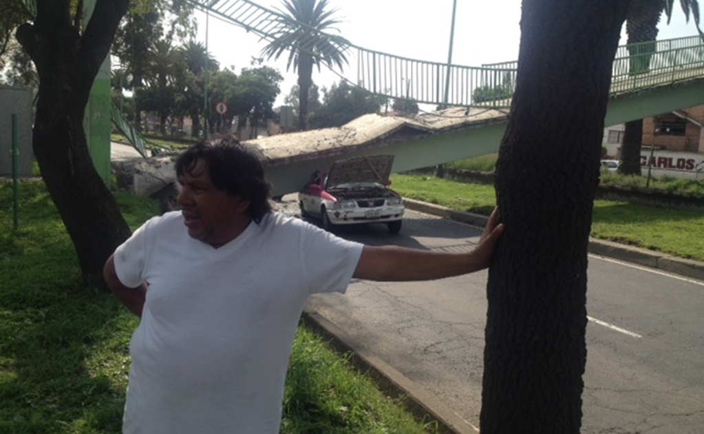 Historia. ​Ricardo volvió a nacer; puente peatonal cae sobre su taxi