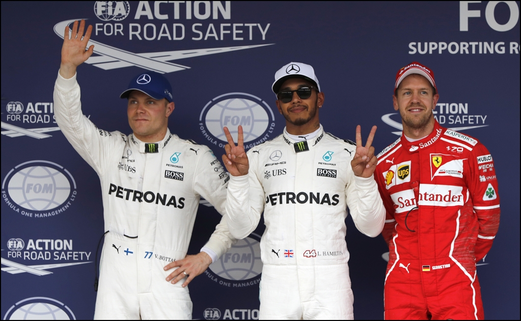 Lewis Hamilton se queda con la "pole" en Japón