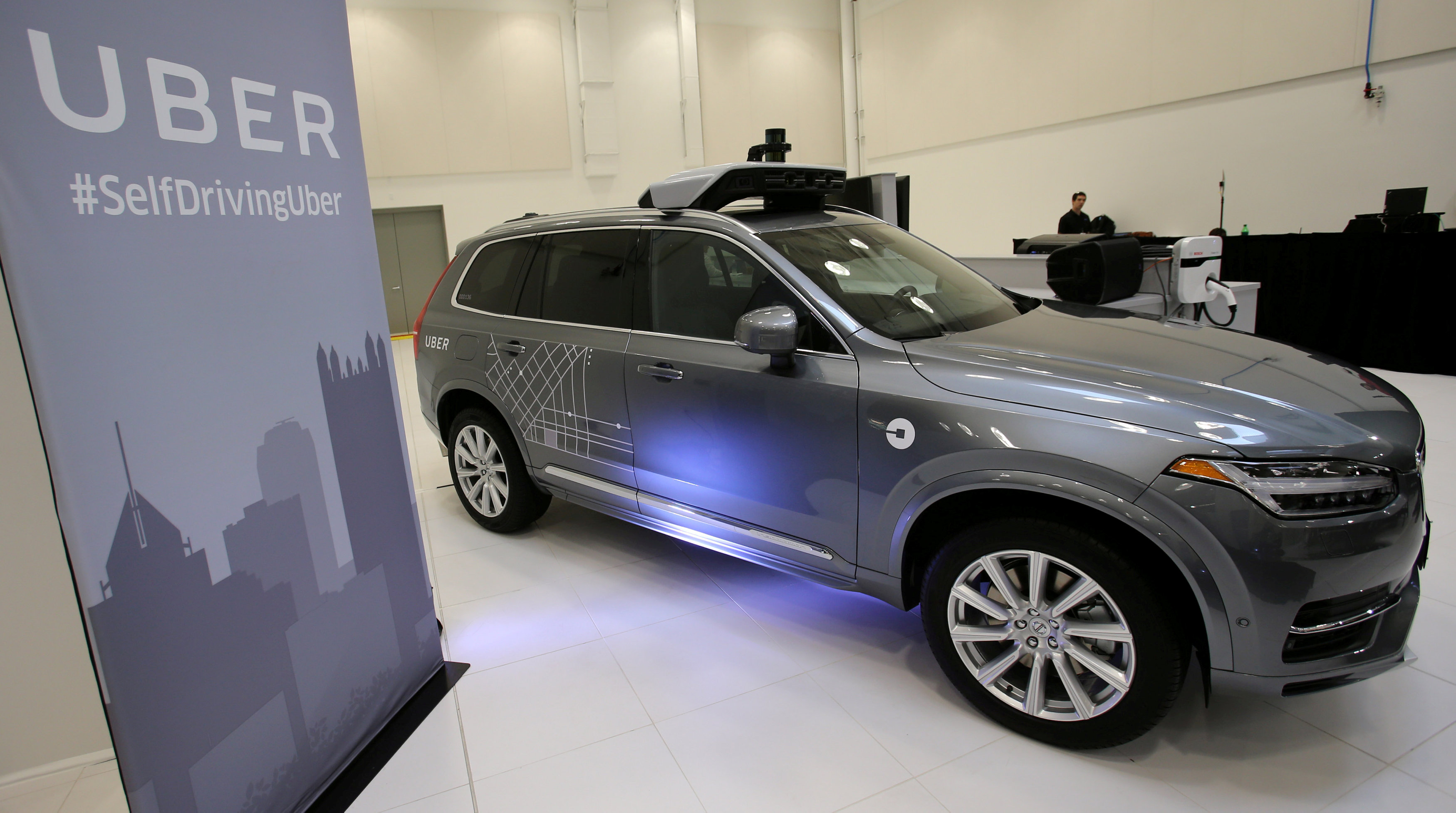 Volvo venderá autos autónomos a Uber