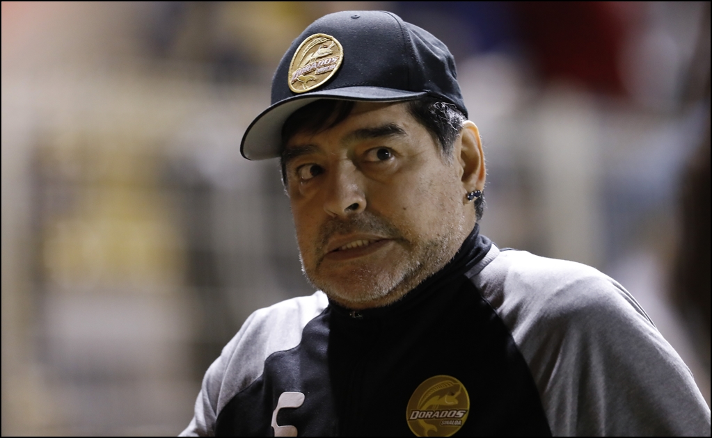 Diego Maradona reconoce a tres hijos más