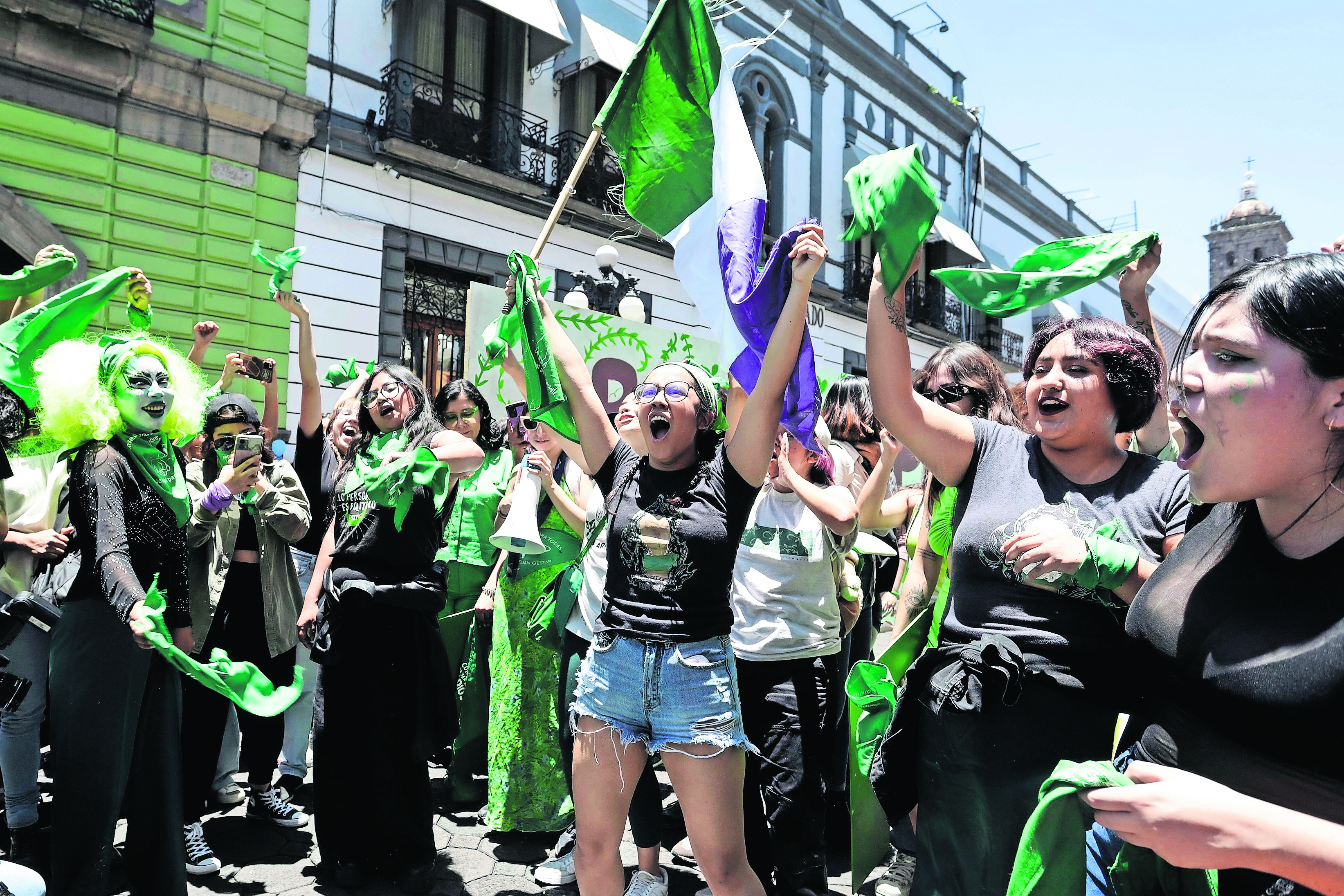 Tribunal colegiado ordena a Congreso de Nayarit derogar el aborto del Código Penal