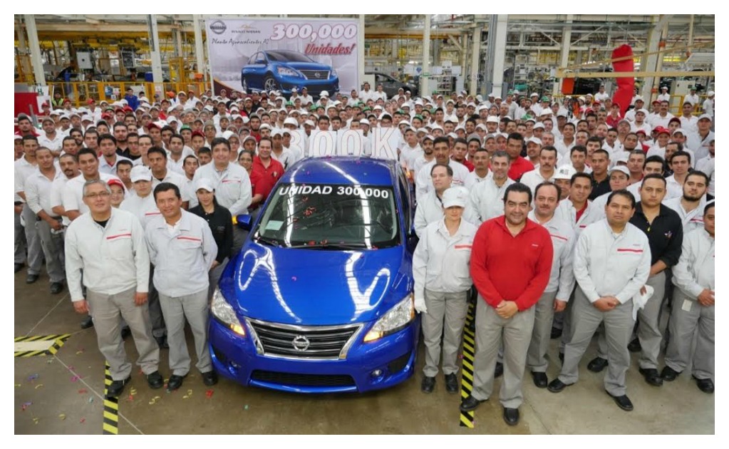 Nissan alcanza una producción de 300 mil autos 