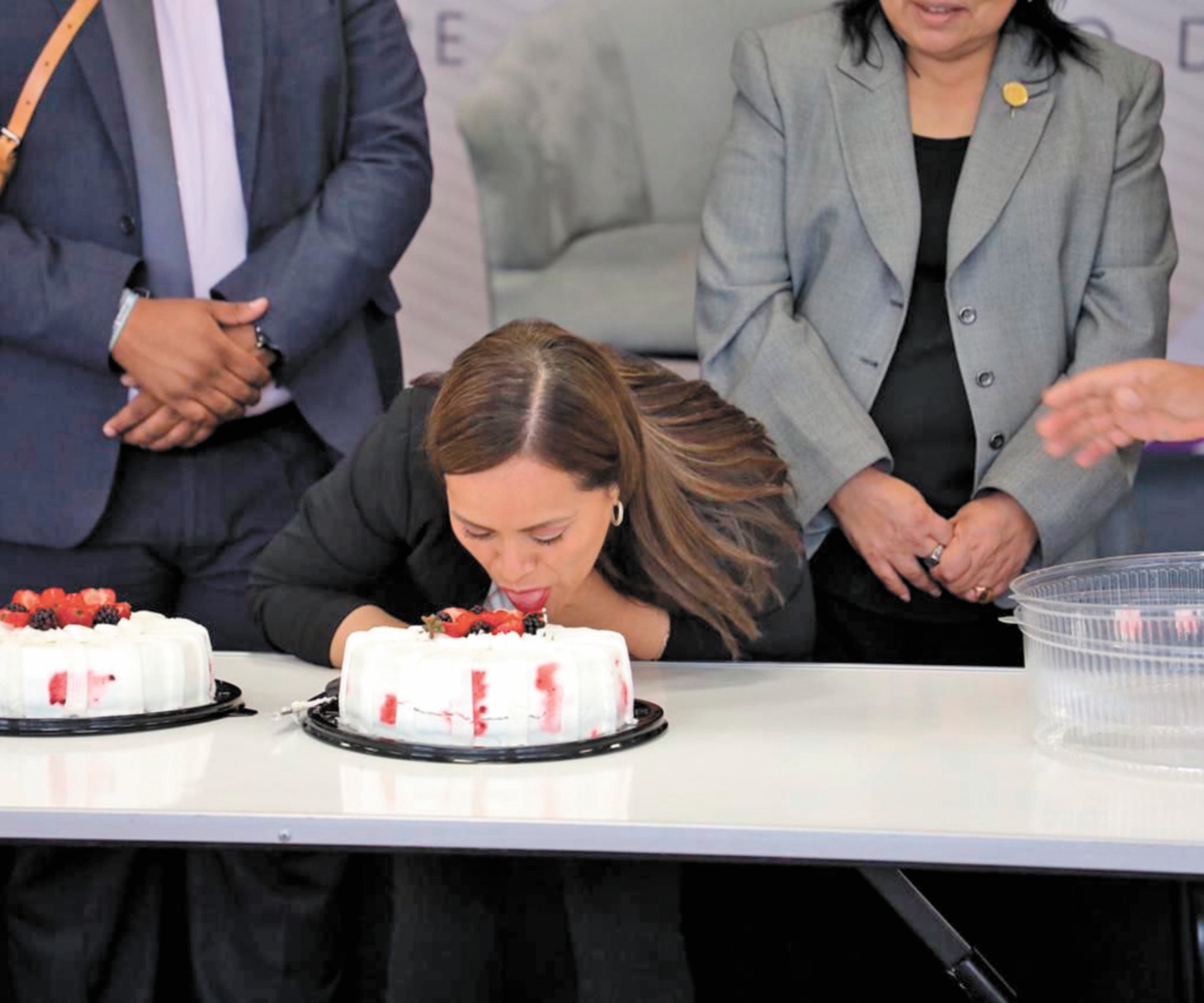 De nuevo, diputados celebran cumpleaños en el Congreso