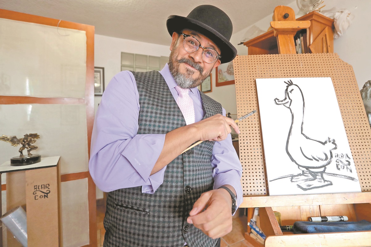 Dibujamos más a AMLO por su poder absoluto: caricaturista Juan Alarcón