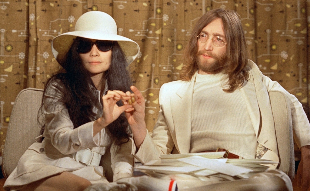 Yoko Ono anuncia llegada a YouTube de videos de John Lennon