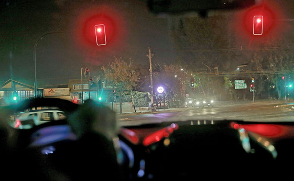 Acortan duración de semáforos en Chile para reducir robos a automovilistas