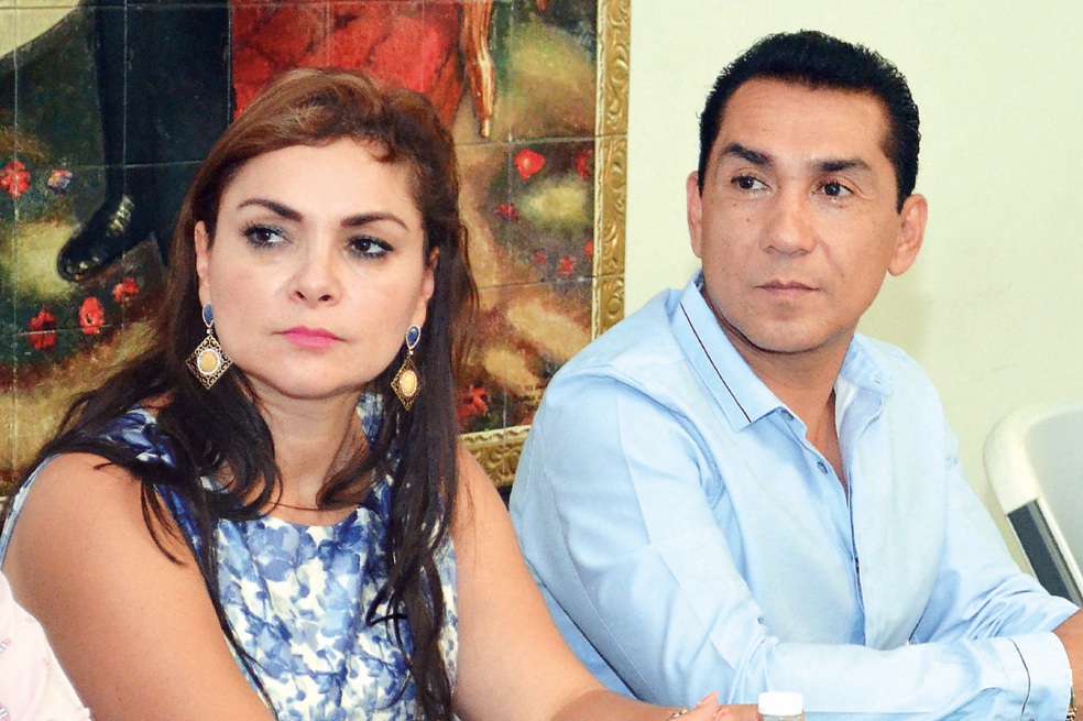 Tribunal admite a trámite queja de FGR contra amparo a José Luis Abarca y esposa