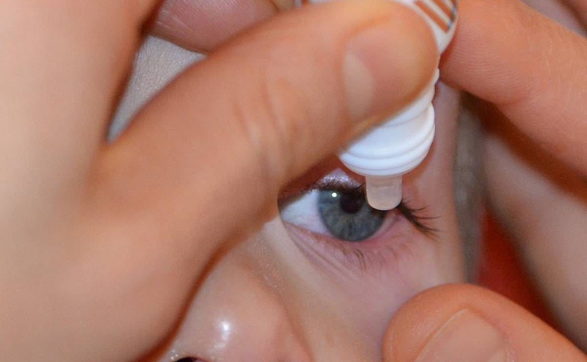 FDA alerta por contaminación en medicamento para ojos que puede causar ceguera