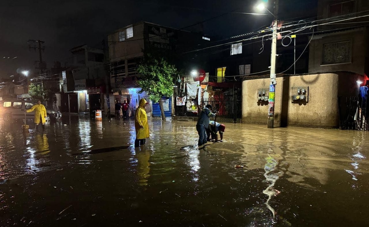 Nueva inundación en Pueblo Nuevo, Chalco, afecta a vecinos; adultos mayores tuvieron que ser rescatados