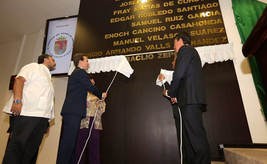 Inscriben nombre de Eraclio Zepeda en Congreso de Chiapas