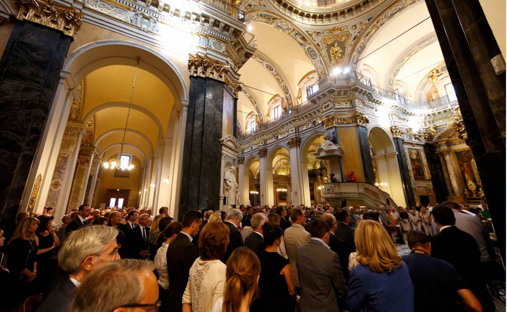 Celebran misa por víctimas en catedral de Niza