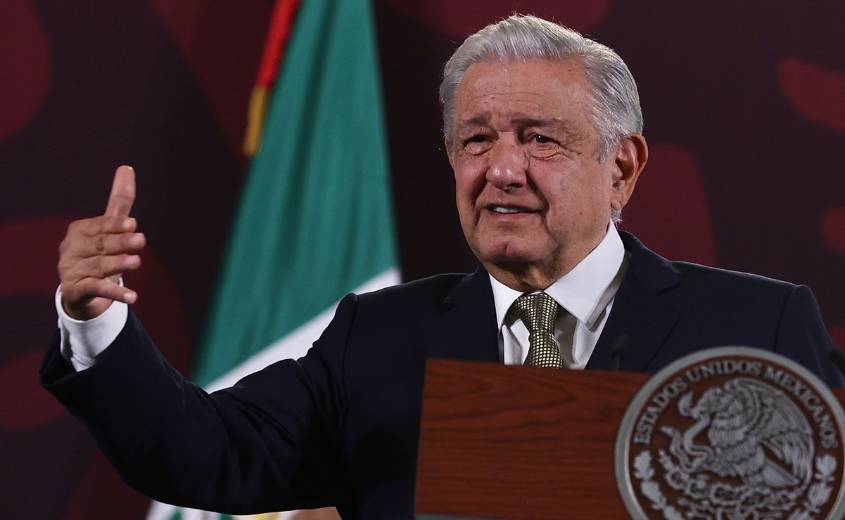 “Es mentira”, insiste AMLO por supuestos “moches” en Notimex para campaña de Sheinbaum