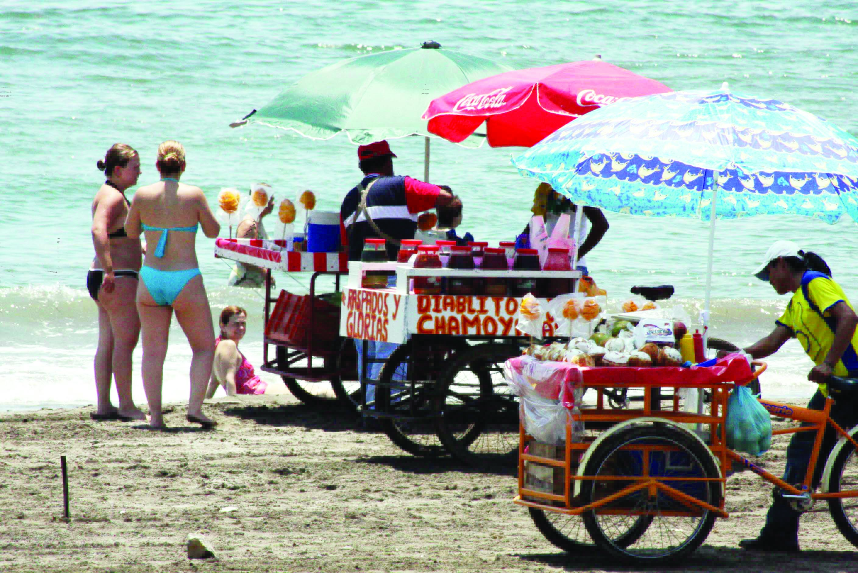 Denuncian comerciantes de Acapulco aumento en pago de licencias
