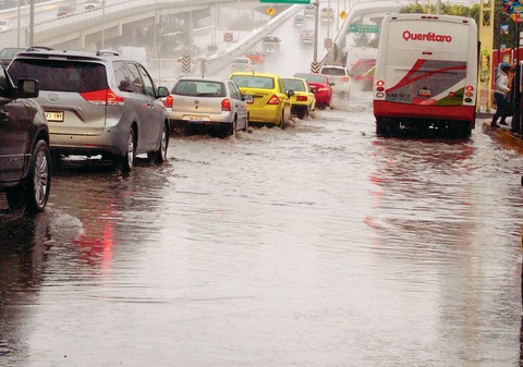 Gobernador asegura atención por lluvias  