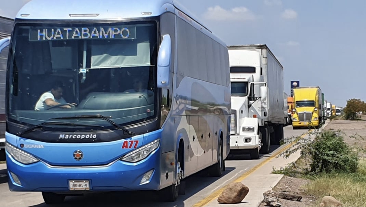 Organizan bloqueo contra yaquis por cobro violento de peaje en Carretera Federal 15