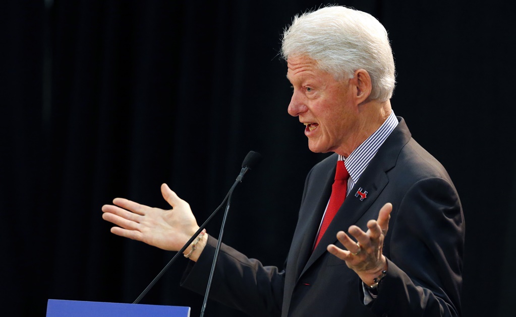 Polacos exigen disculpas de Bill Clinton 