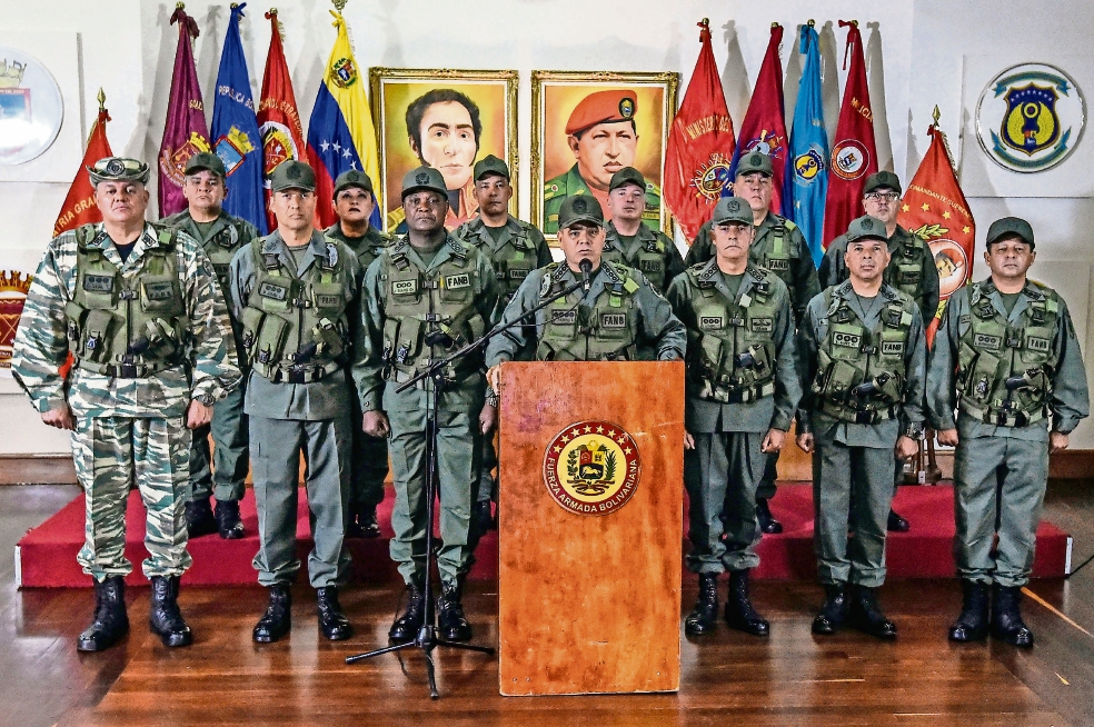 Fuerzas Armadas cierran filas con Nicolás Maduro