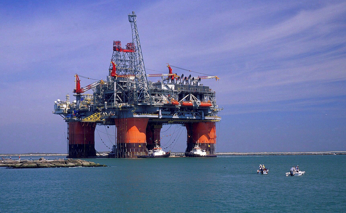 Precio internacional del petróleo WTI llega hasta 130 dólares, su nivel más alto desde 2008