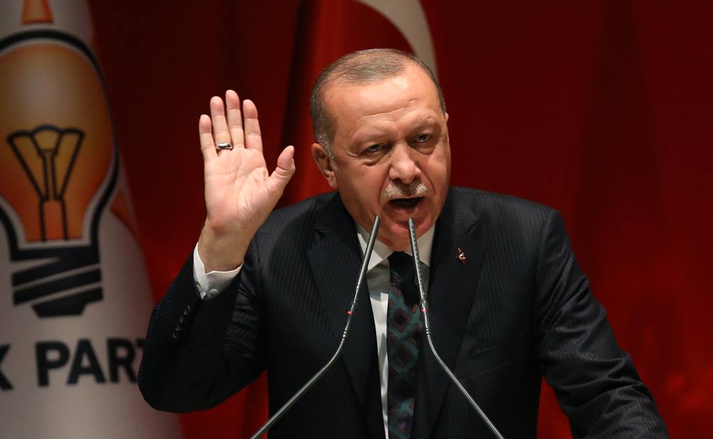 Tras ataque a Siria, presidente de Turquía amenaza a UE con enviar migrantes