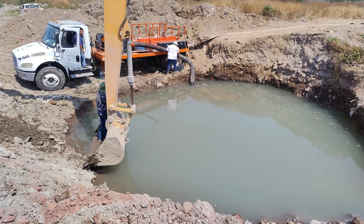 Contienen fuga en tubería de agua potable en Nezahualcóyotl