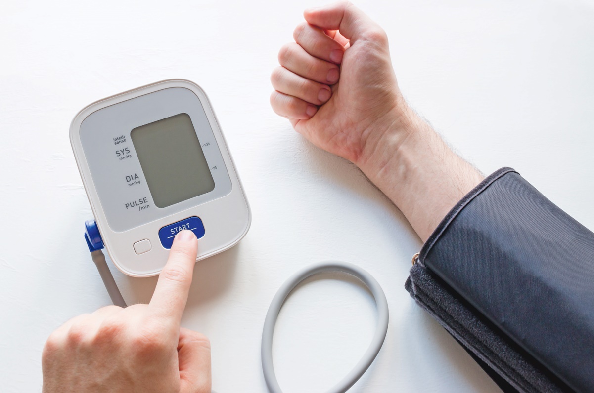 Personas con presión arterial cambiante, más propensas a sufrir un ataque cardíaco: estudio