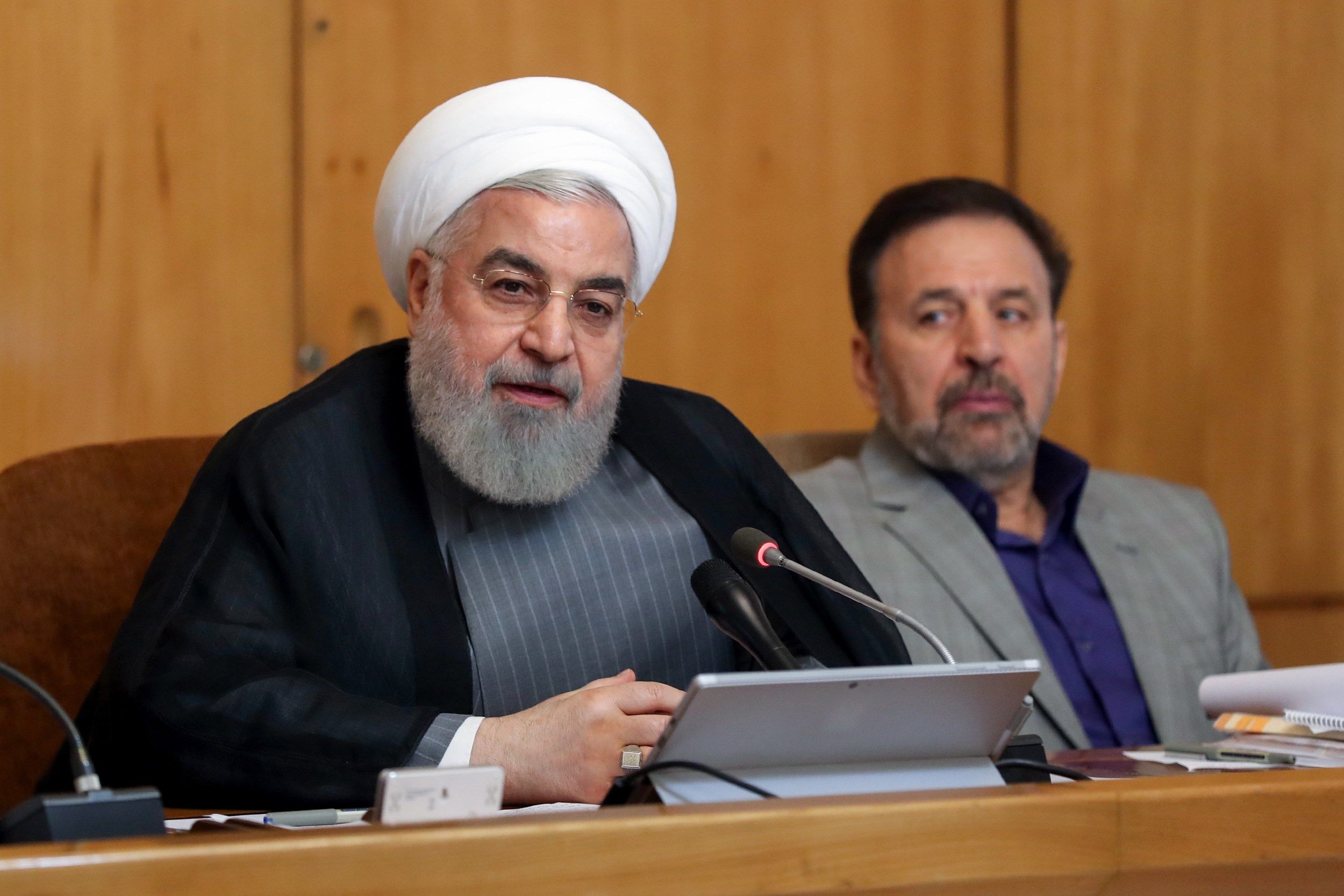 Irán reduce su compromiso nuclear; supera nivel de enriquecimiento de uranio