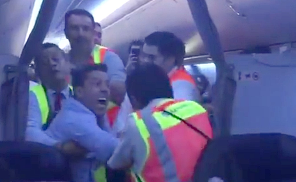 Pasajero violento obliga a aterrizar de emergencia a avión procedente de EU