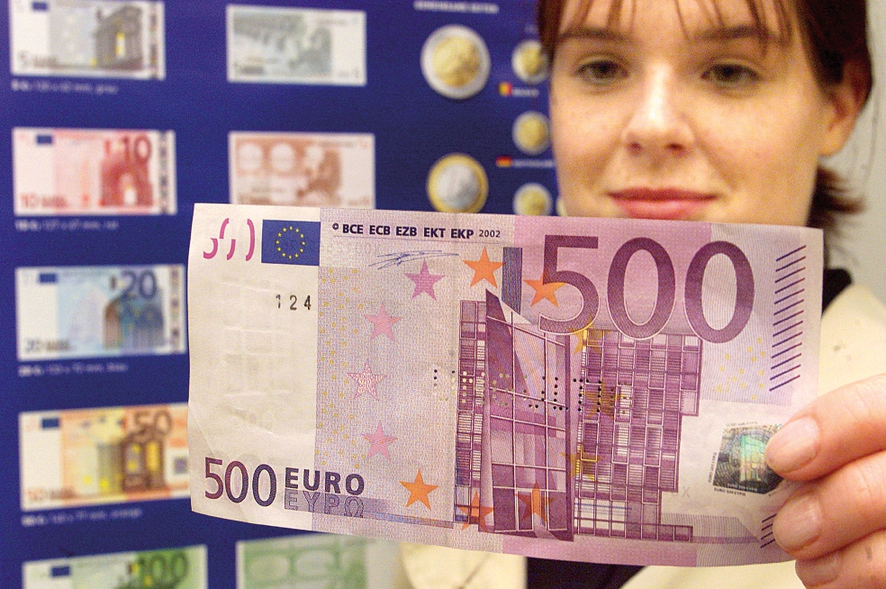 Retiran billetes de 500 euros por lavado