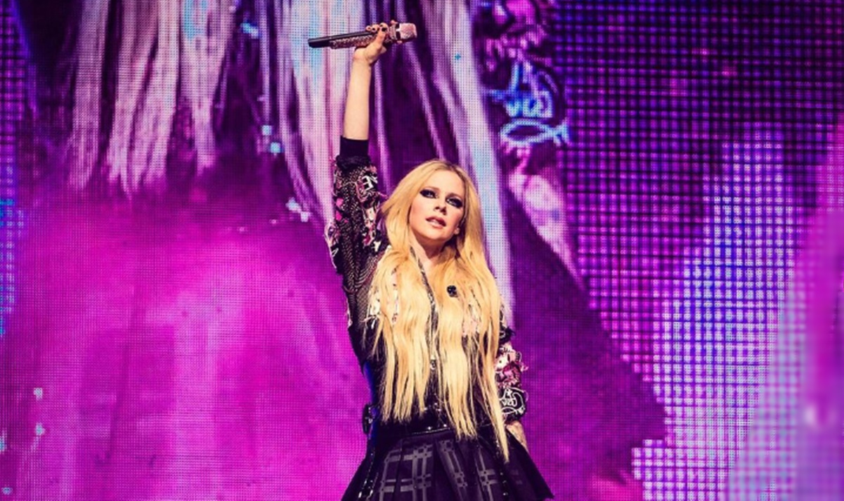 Avril Lavigne, criticada por ofrecer el concierto "más corto de la historia"