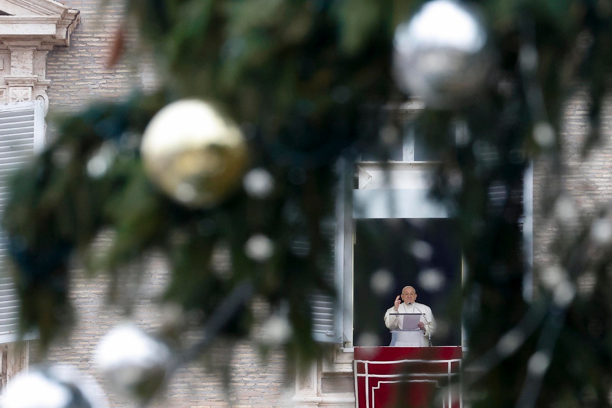 Papa Francisco pide no confundir la Navidad con el consumismo